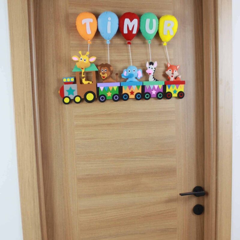 Timur isimli Tren Bebek Kapı Süsü