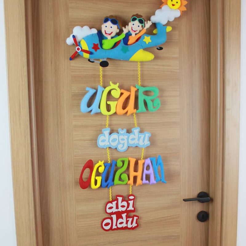 Uğur ve Oğuzhan isimli Kardeş Pilot Kapı Süsü