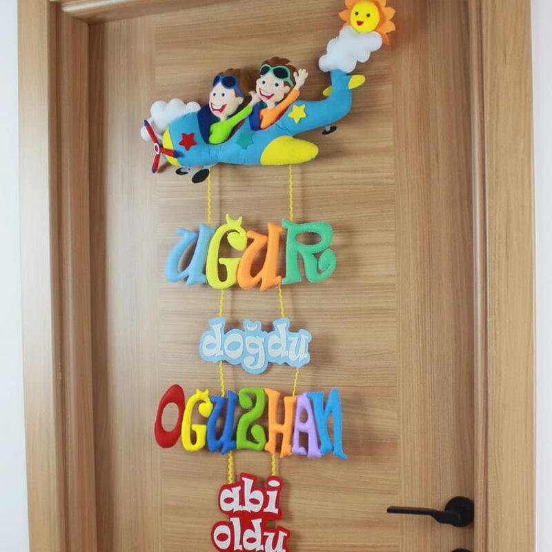 Uğur ve Oğuzhan isimli Kardeş Pilot Kapı Süsü