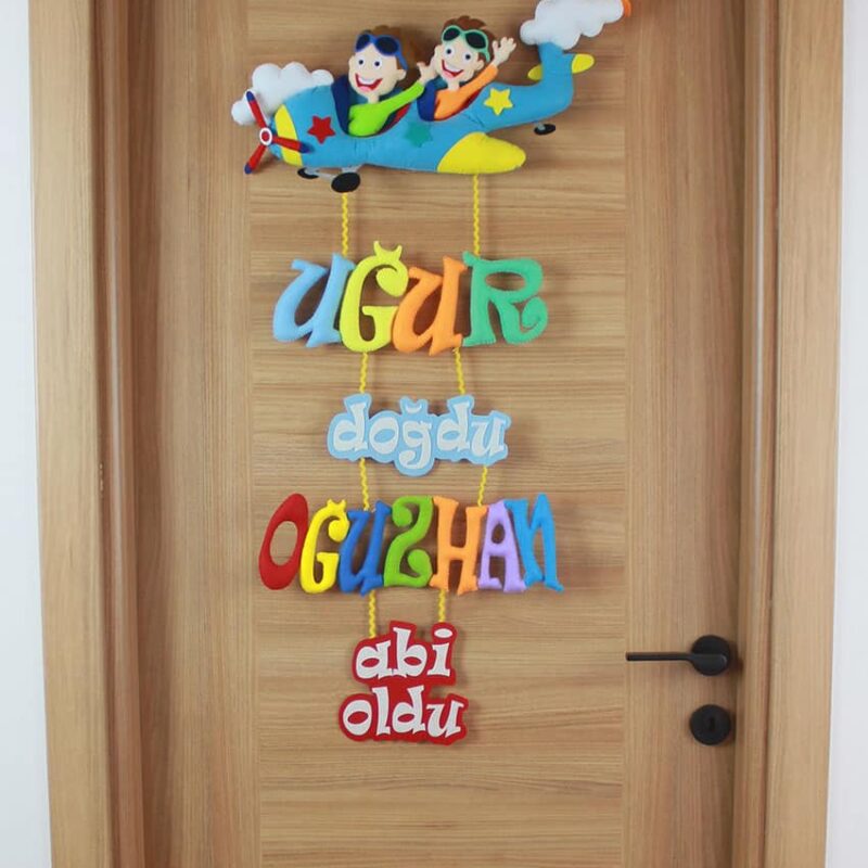 Uğur ve Oğuzhan isimli Kardeş Pilot Kapı Süsü