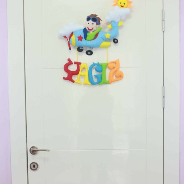 Yağız isimli Pilot Bebek Kapı Süsü