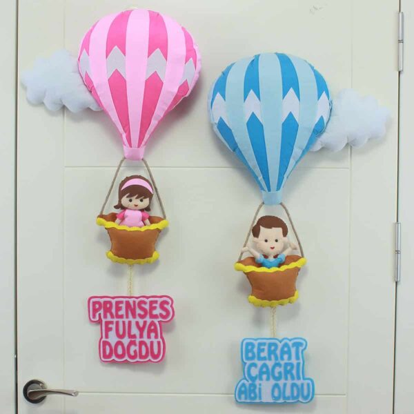 Fulya ve Berat Çağrı isimli Kardeşler Balonlu Kapı Süsü