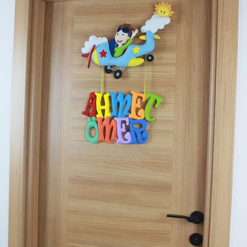Ahmet Ömer isimli Pilot Bebek Kapı Süsü