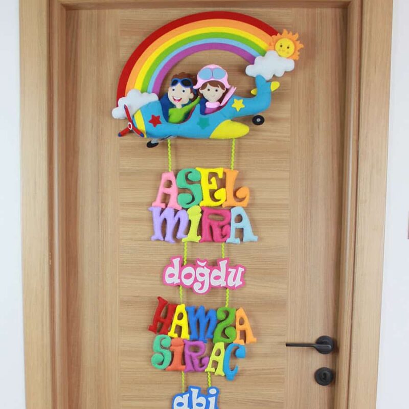 Asel Mira ve Hamza Siraç isimli Kardeş Pilot Kapı Süsü
