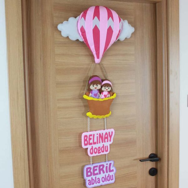 Sıcak Hava Balonlu Kız Kardeş Kapı Süsü