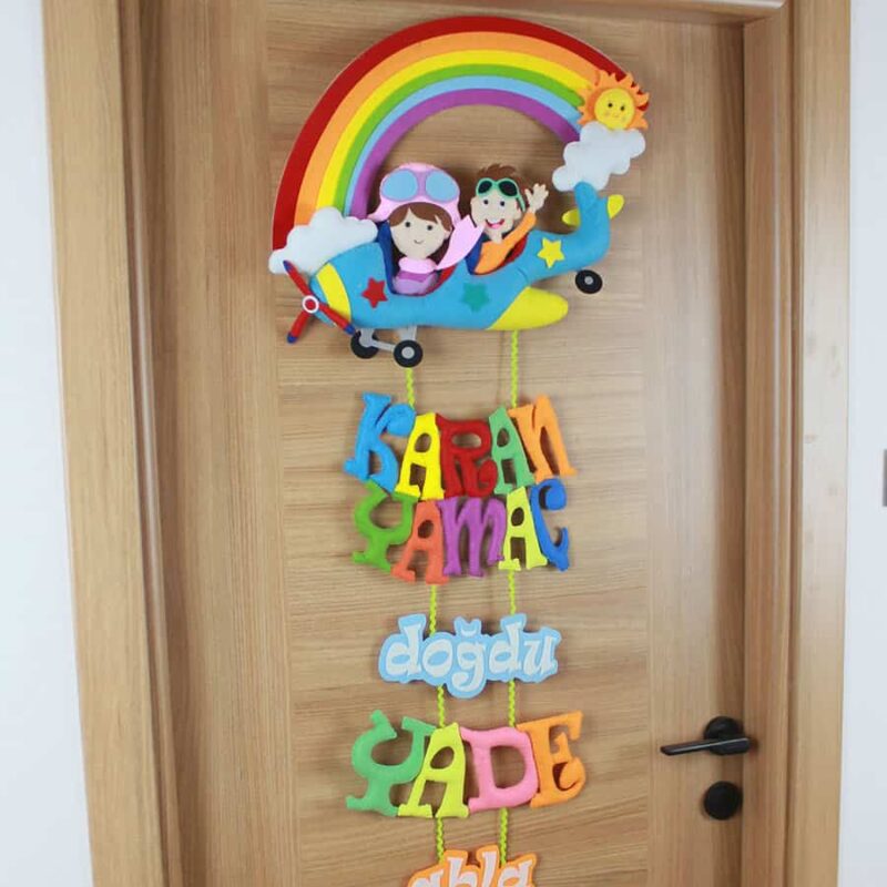 Karan Yamaç ve Yade isimli Kardeş Pilot Kapı Süsü