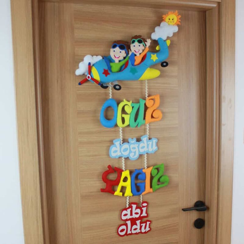 Oğuz ve Yağız isimli Kardeş Pilot Kapı Süsü