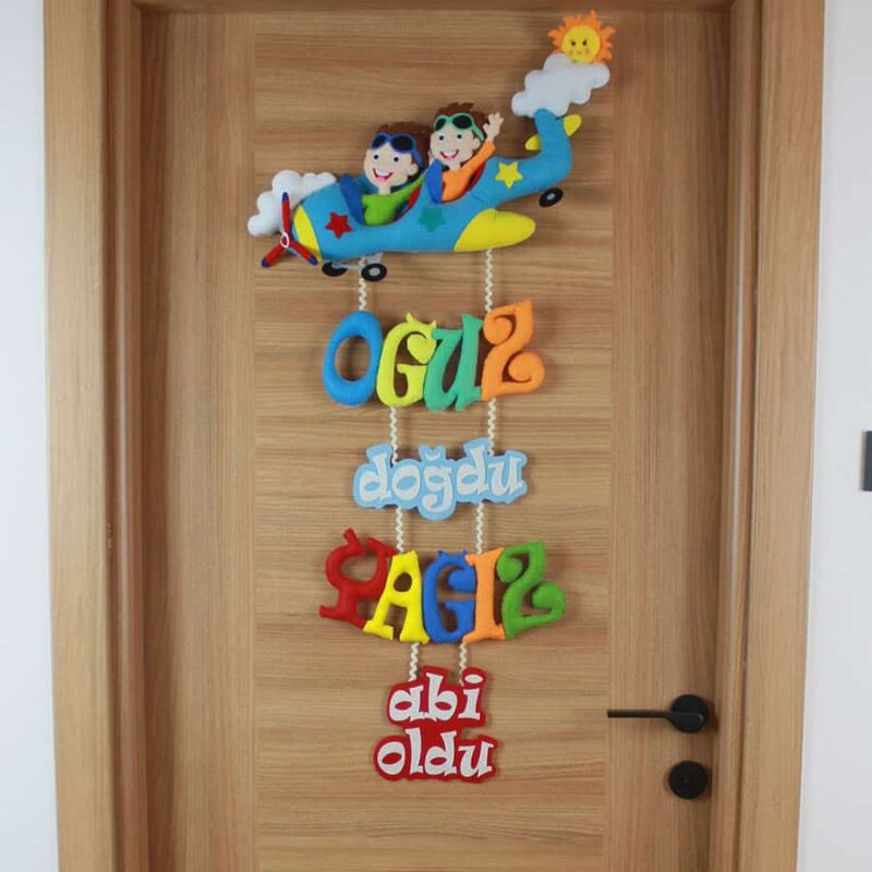 Oğuz ve Yağız isimli Kardeş Pilot Kapı Süsü