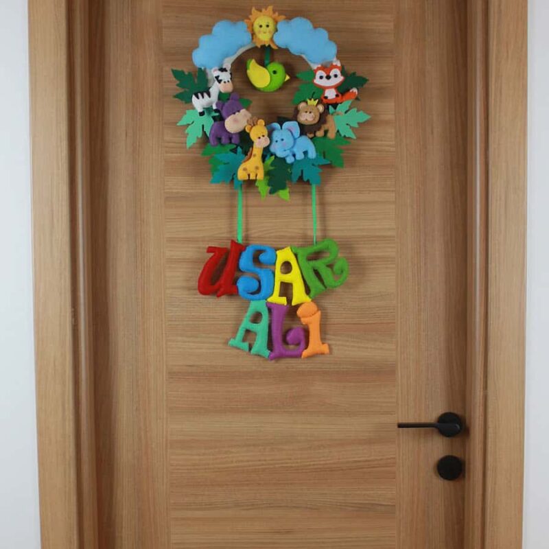 Usar Ali isimli Safari Bebek Kapı Süsü