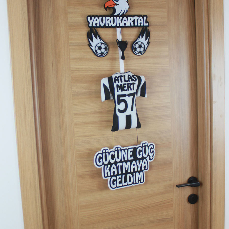 Atlas Mert isimli YavruKartal Kapı Süsü