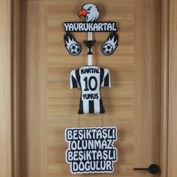 Kartal Yunus isimli YavruKartal Kapı Süsü