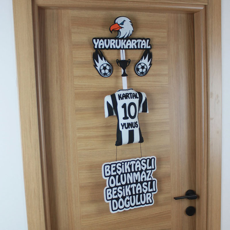 Kartal Yunus isimli YavruKartal Kapı Süsü