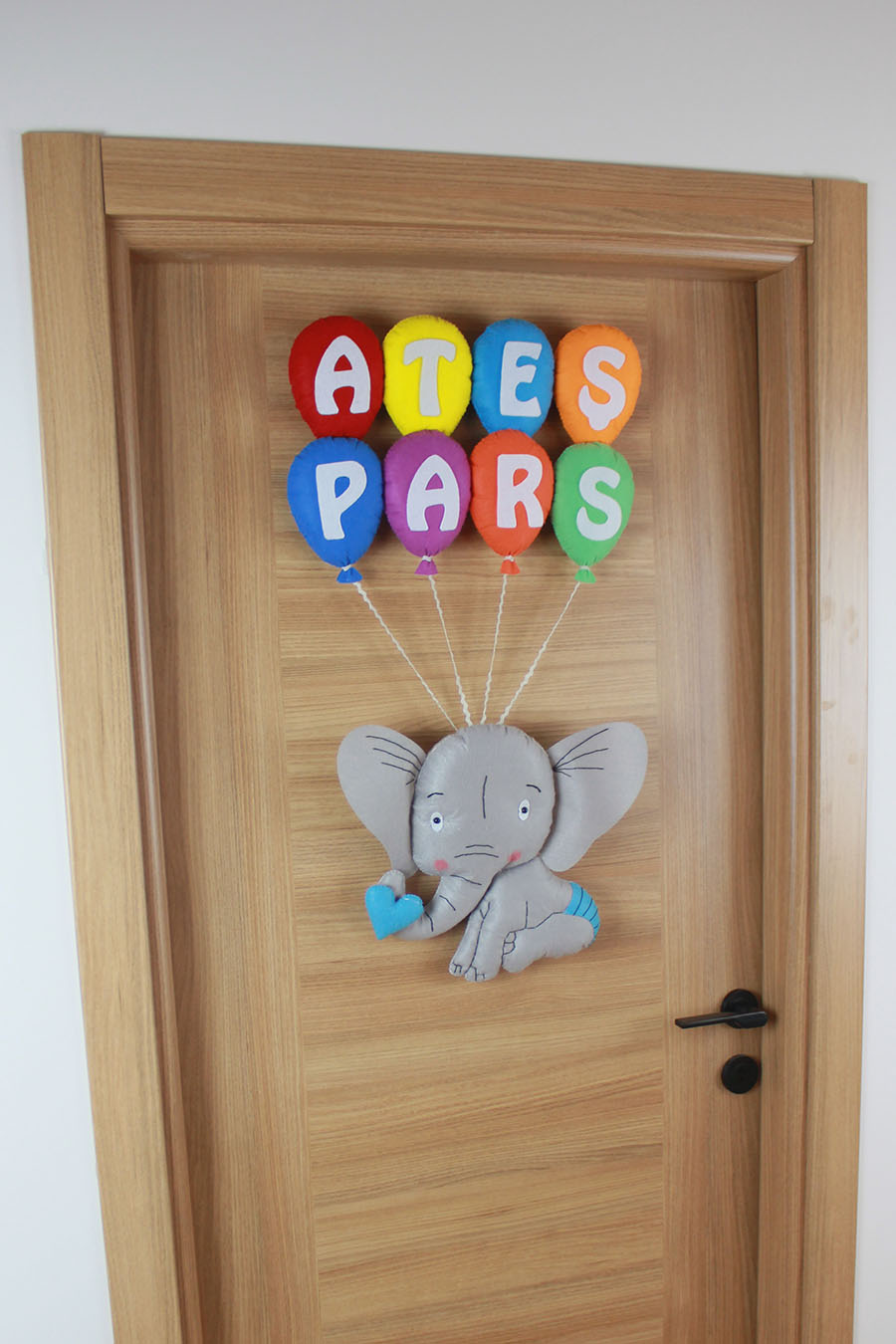 Ateş Pars isimli Filli Bebek Kapı Süsü