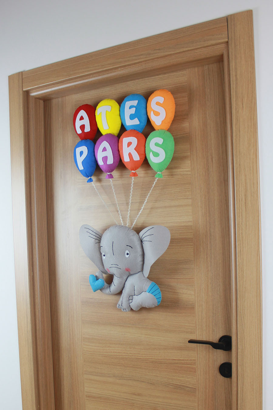 Ateş Pars isimli Filli Bebek Kapı Süsü