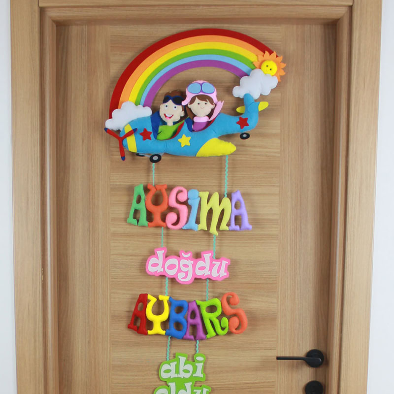 Aysima ve Aybars isimli Kardeş Pilot Gökkuşağı Kapı Süsü