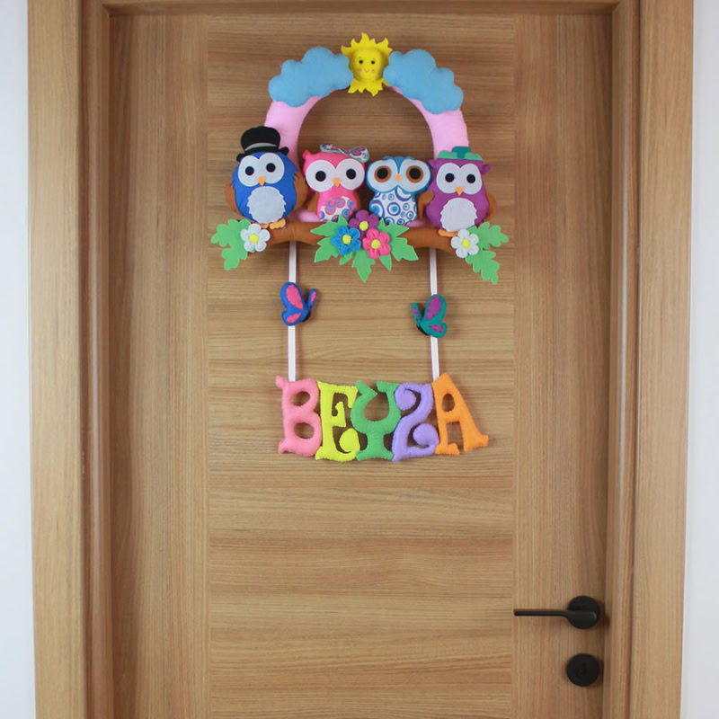 Rengarenk keçe Beyza yazısı ve kelebek detayları