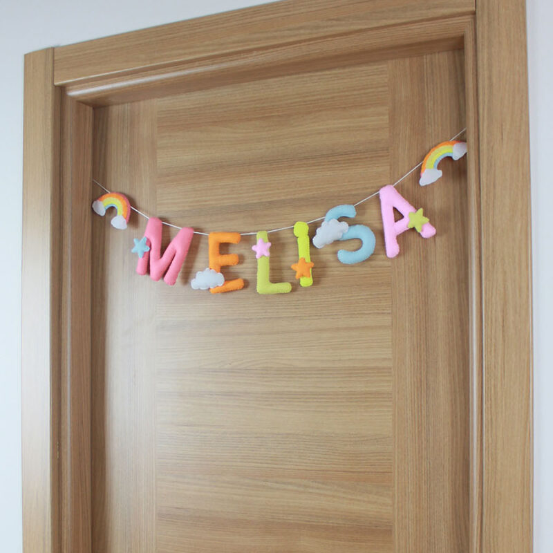 Gökkuşağı ve yıldız keçe süsleme detayları, ip montajı