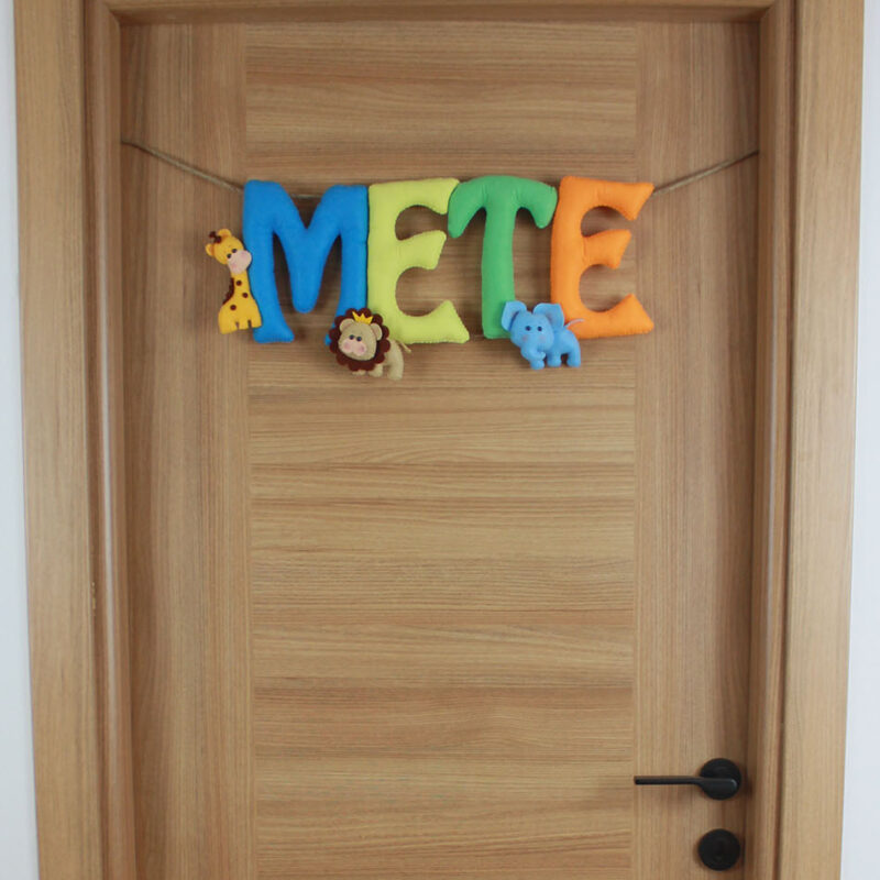 Mete isimli safari temalı keçe bebek kapı süsü, asılı