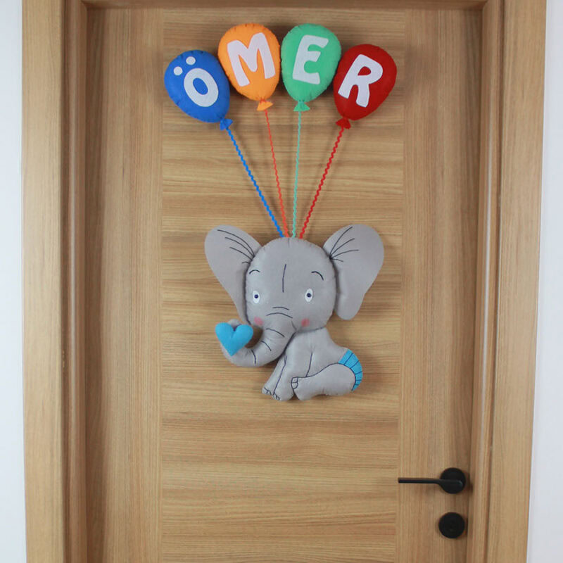 Ömer isimli balonlu sevimli fil keçe bebek kapı süsü