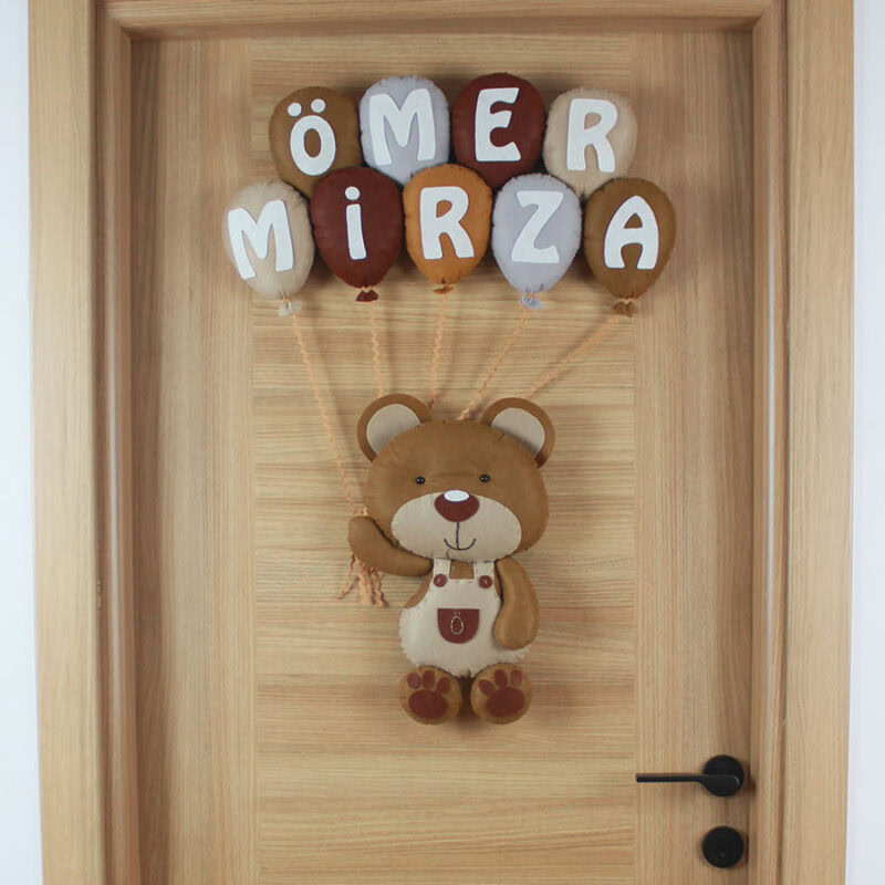 Ömer Mirza isimli balonlu ayıcık keçe bebek kapı süsü