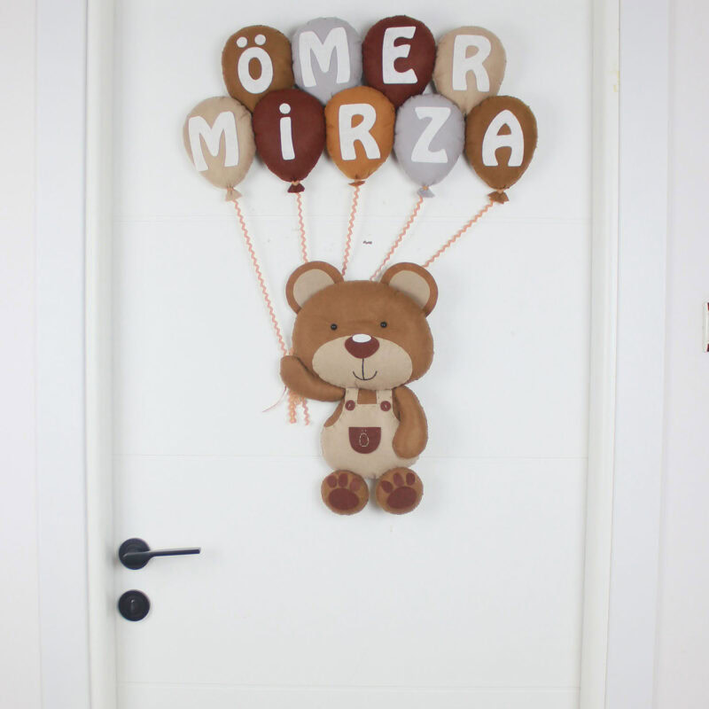 Ömer Mirza isimli balonlu ayıcık keçe bebek kapı süsü