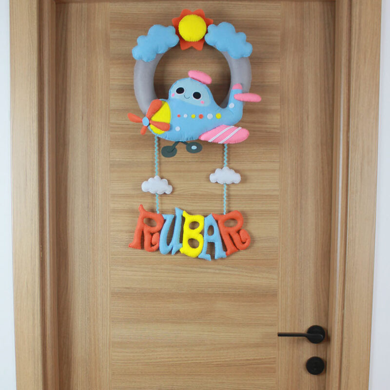 Rubar isimli uçak simit keçe bebek kapı süsü