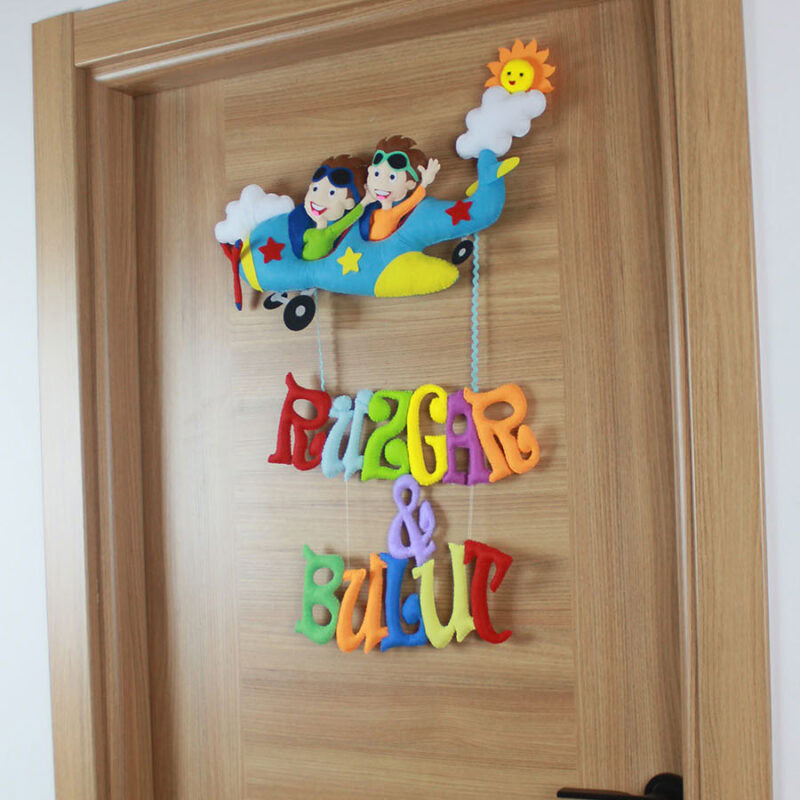 Rüzgar & Bulut isimli renkli keçe harfler detaylı görünüm