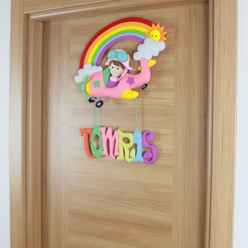 TOMRİS keçe harf detayları ve canlı renkler