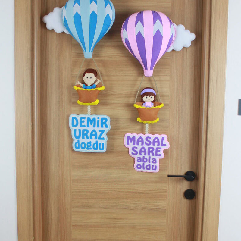 Deniz Uraz Masal Sare isimli kardeş balonlu keçe kapı süsü