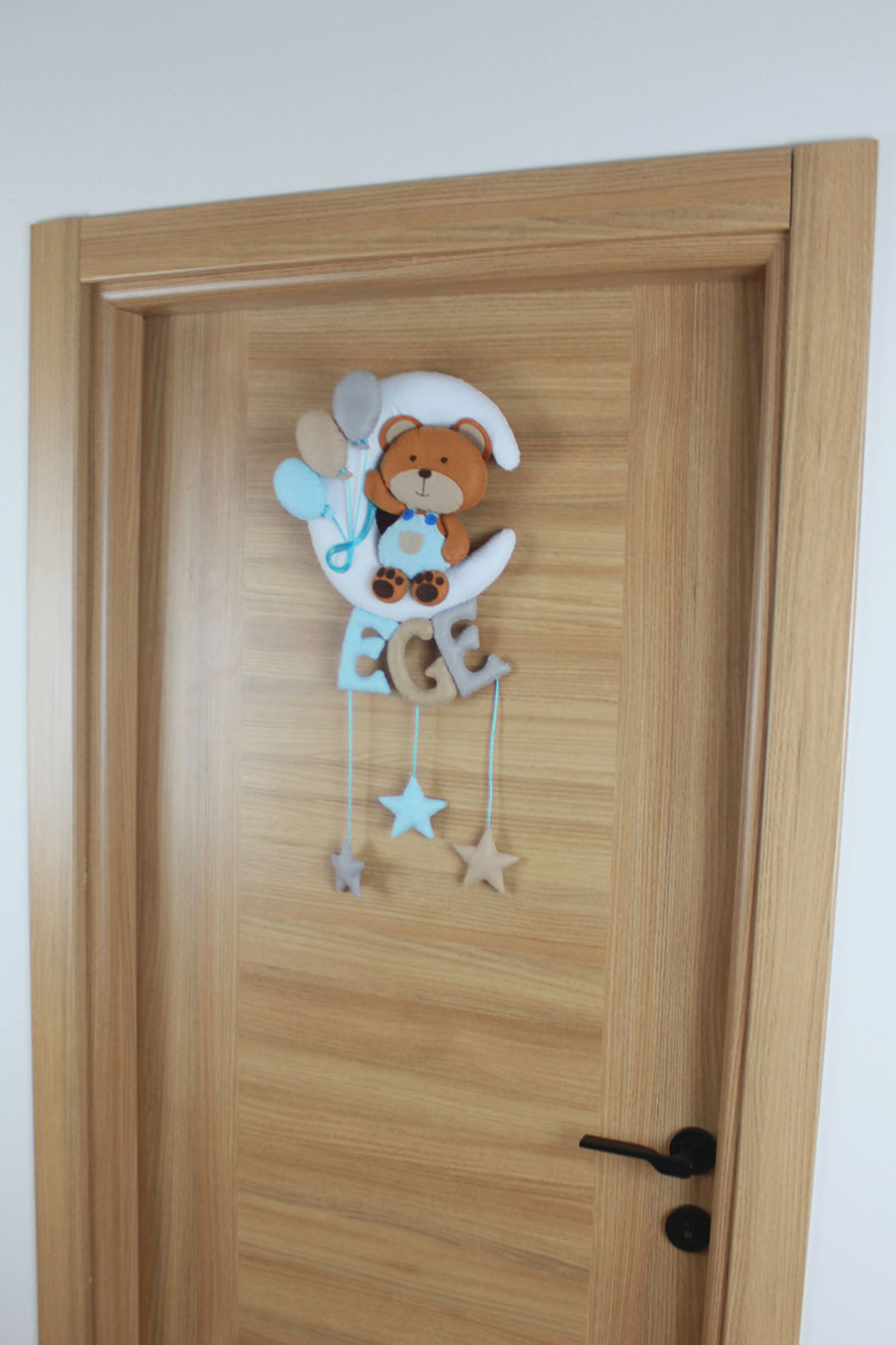EGE yazılı keçe harfler, Aydede ve balon detayları