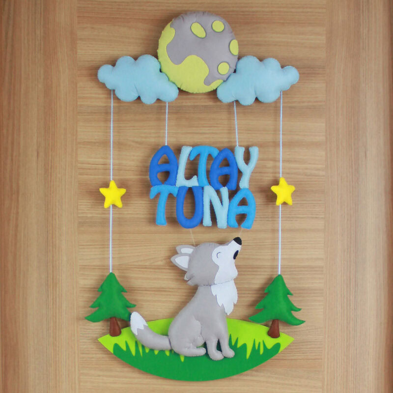 Kişiye özel Altay Tuna yazılı mavi keçe harf detayı