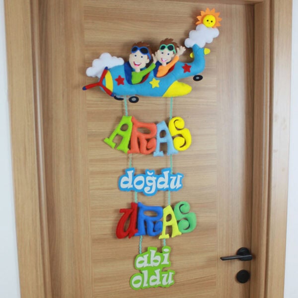 Uras ismi ve abi oldu yazısı kardeş teması
