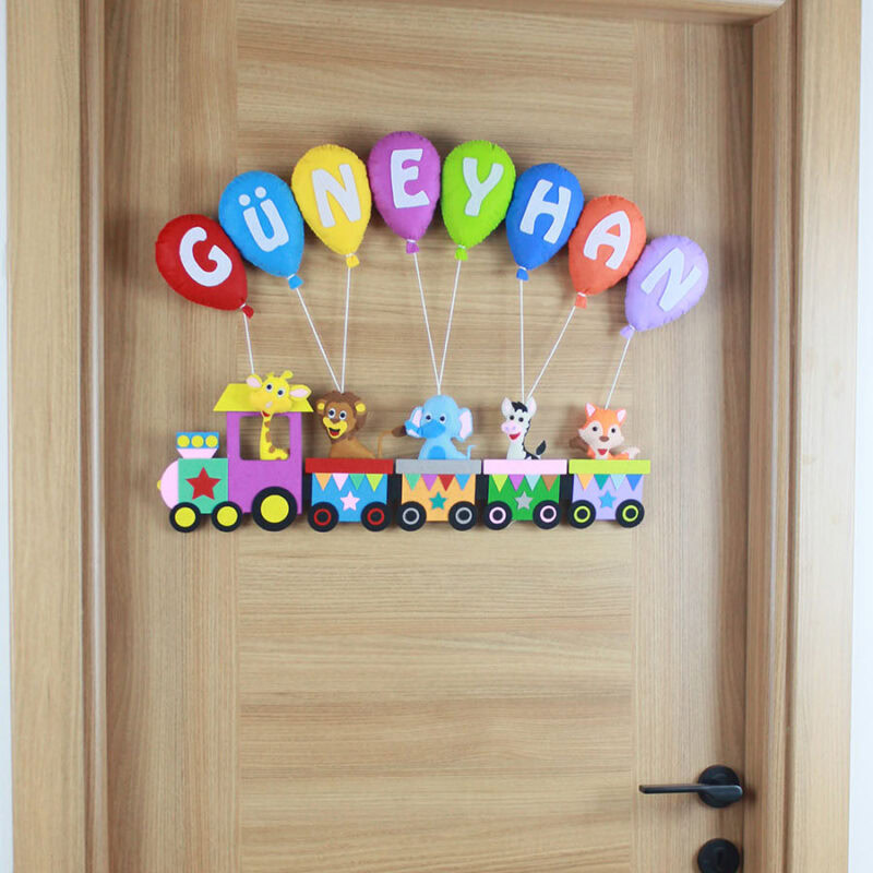 Bebek odası için zebra ve tilki figürlü trenli kapı süsü