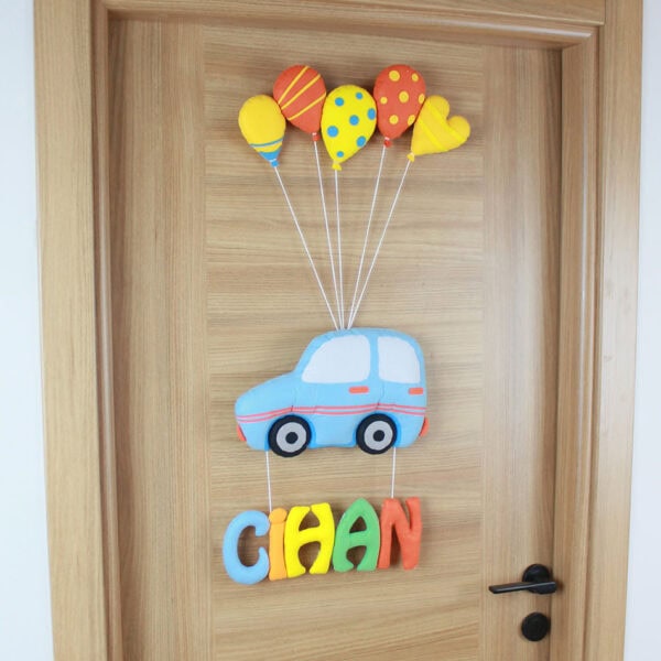 Cihan ismi yazılı renkli keçe harfler ve dikiş detayları