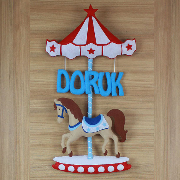 Keçe atlı karınca kapı süsü sirk çatısı ve yıldız detayları