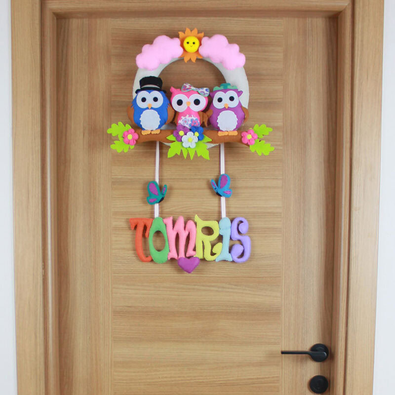 Tomris isimli baykuş ailesi keçe bebek kapı süsü genel görünüm