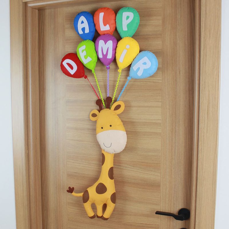 Zürafalı bebek kapı süsü askı ve bağlantı ipleri detayı