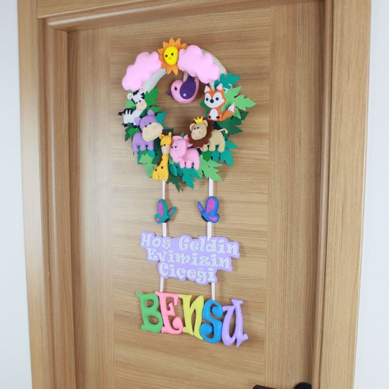 Hoş geldin evimizin çiçeği yazılı keçe pano ve kuş figürü