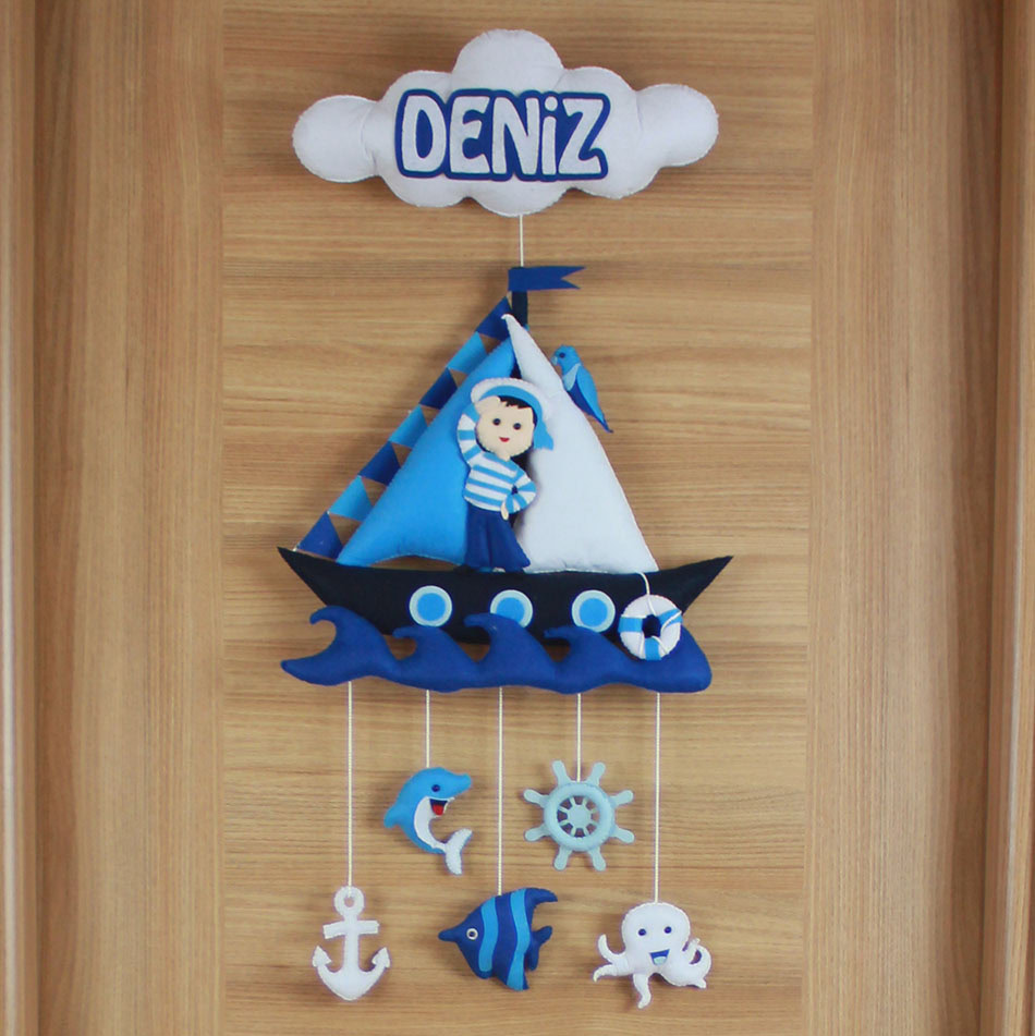 Deniz İsimli Denizci Yelkenli Temalı Keçe Bebek Kapı Süsü