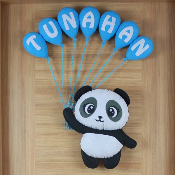 Balonlu Panda Keçe Bebek Kapı Süsü – kapak