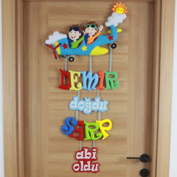 Demir ve Sarp İsimli Pilot Kardeş Keçe Kapı Süsü