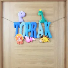 Toprak İsimli Dinozorlu İp İsimlik Keçe Bebek Kapı Süsü – kapak